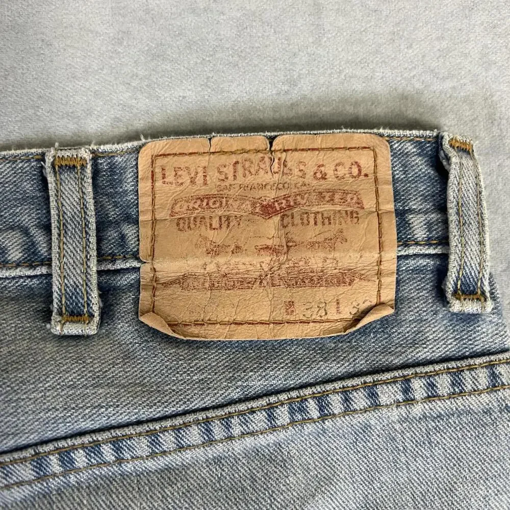 Vintage Levis 550 Jeans Mens 38x32 Blue Light Wash Relaxed Straight Denim Y2K